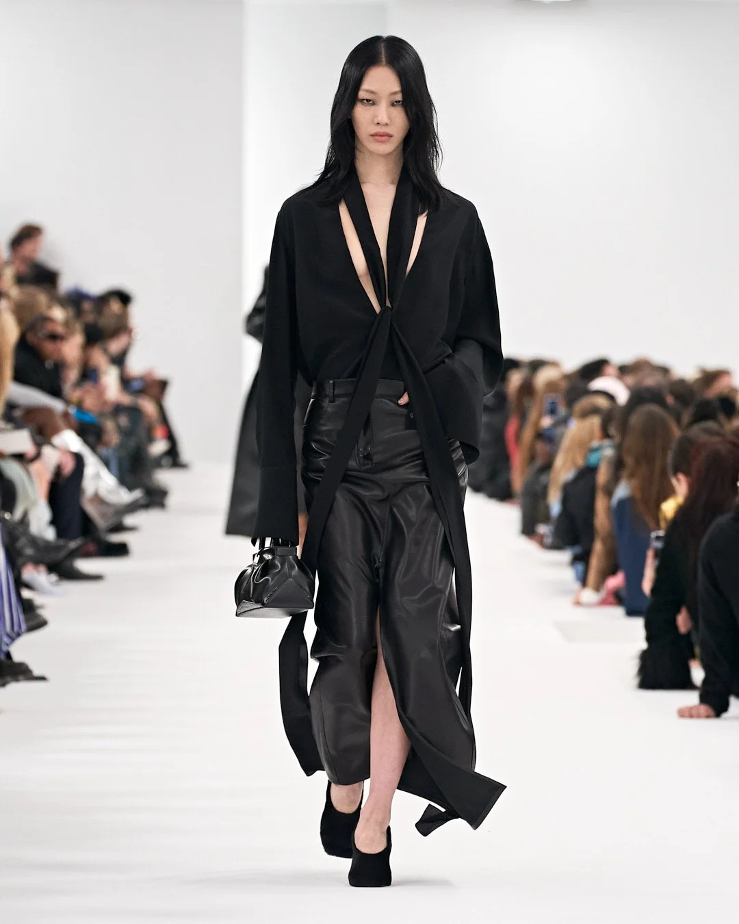 Givenchy Fall-Winter 2023: Women's Ready-To-Wear Collection — SSI Life